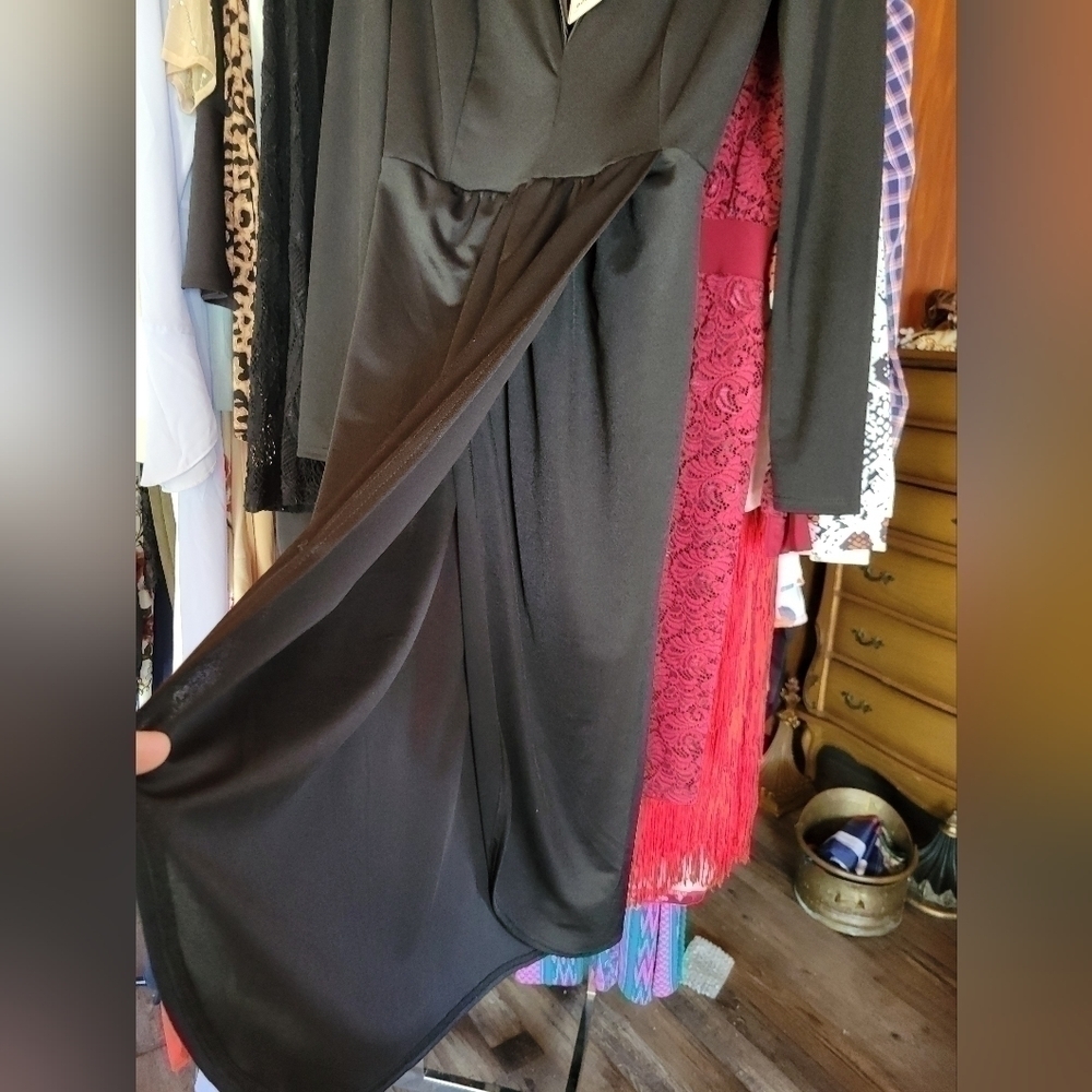 Nwt- CLUB LONDON, Silk Collar Ruched Split Dress. - Picture 6 of 13